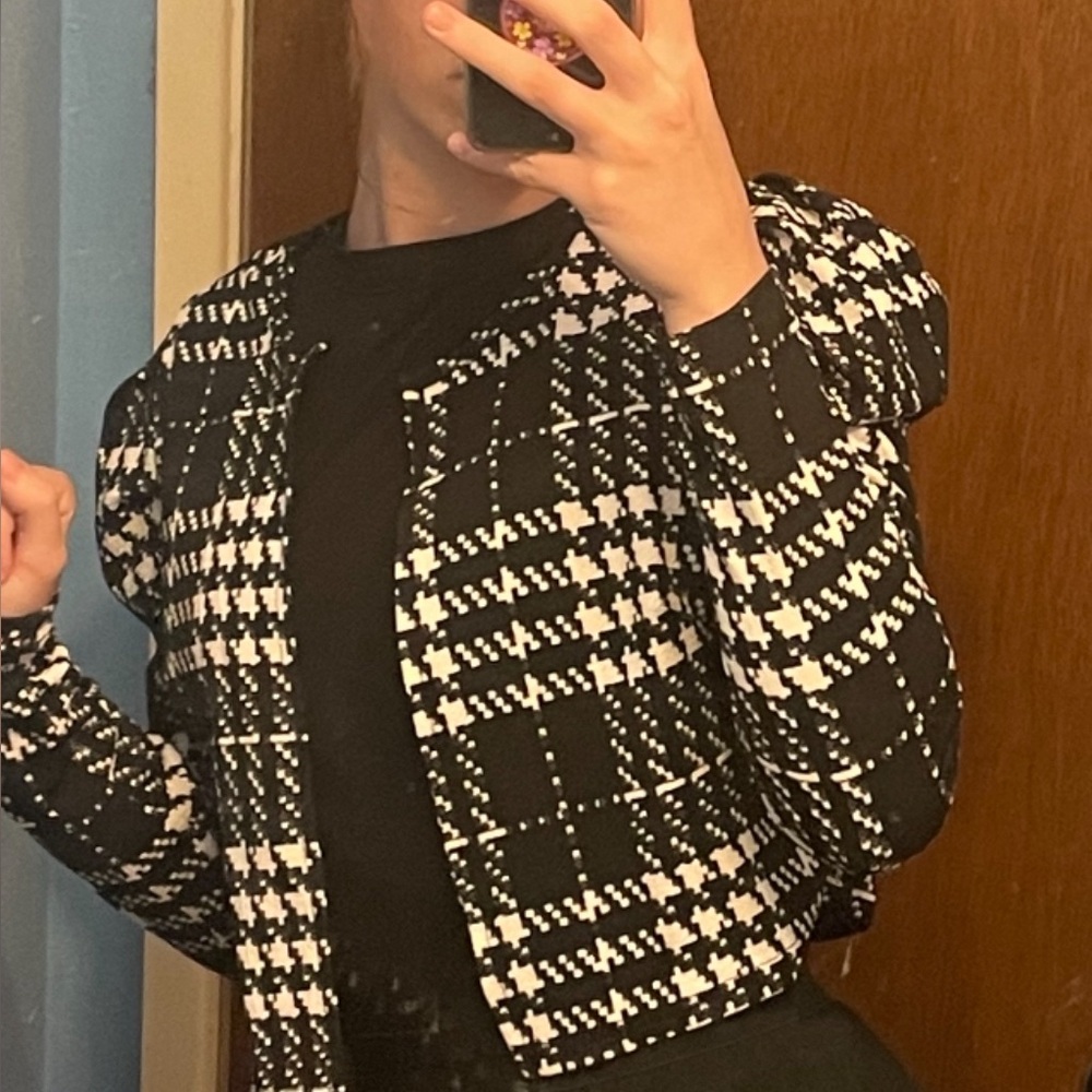 SOLD
SHEIN Plaid Print Puff sleeve cropped jacket